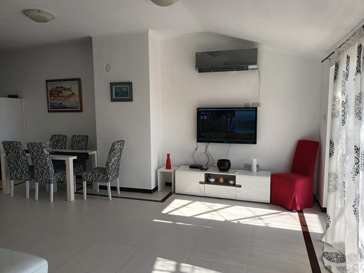 Lustica-Apartment Dora2 Херцег Нови Екстериор снимка