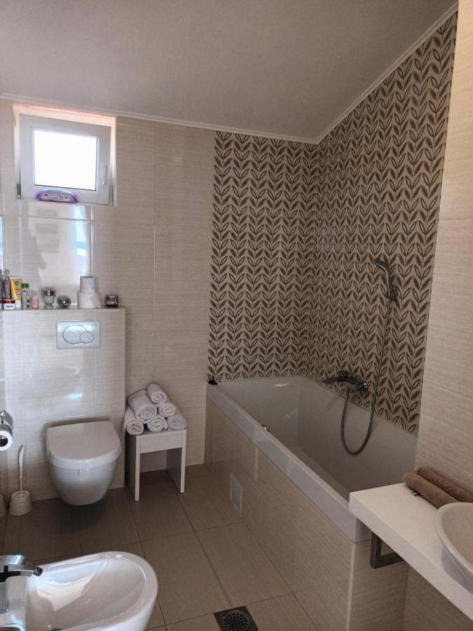 Lustica-Apartment Dora2 Херцег Нови Екстериор снимка